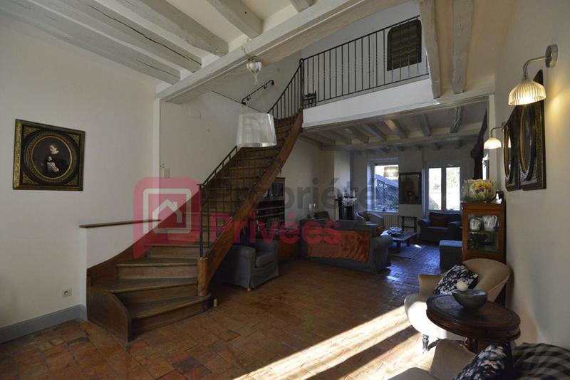 Maison - 180 m² - 9 pièces