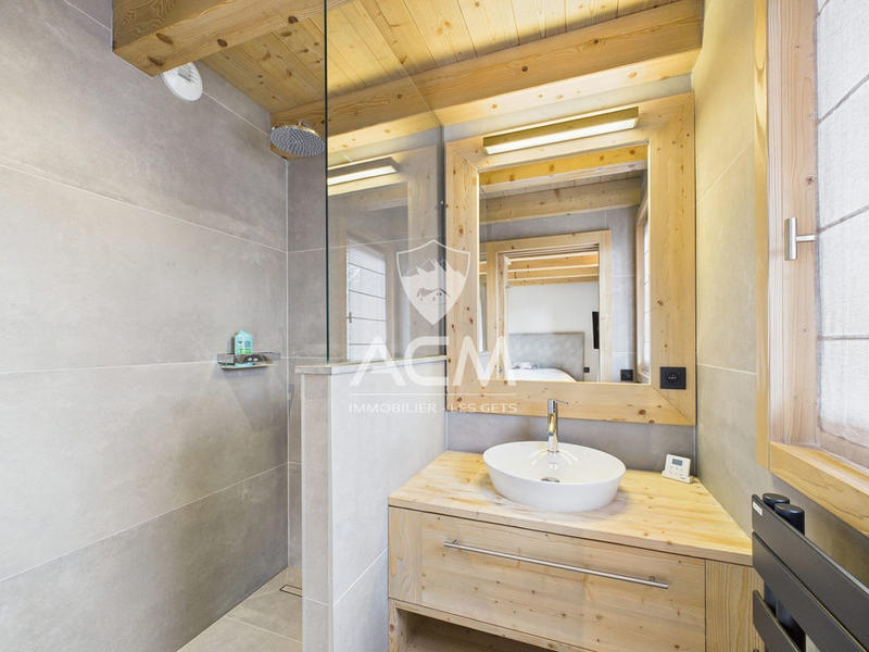 Châlet - 221 m² - 8 pièces