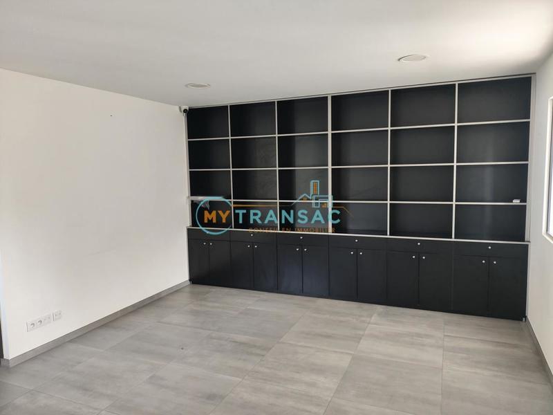 Local d'activité / Entrepôt - 130 m²