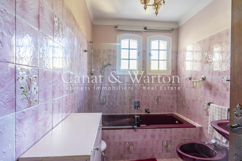 Villa - 269 m² - 12 pièces