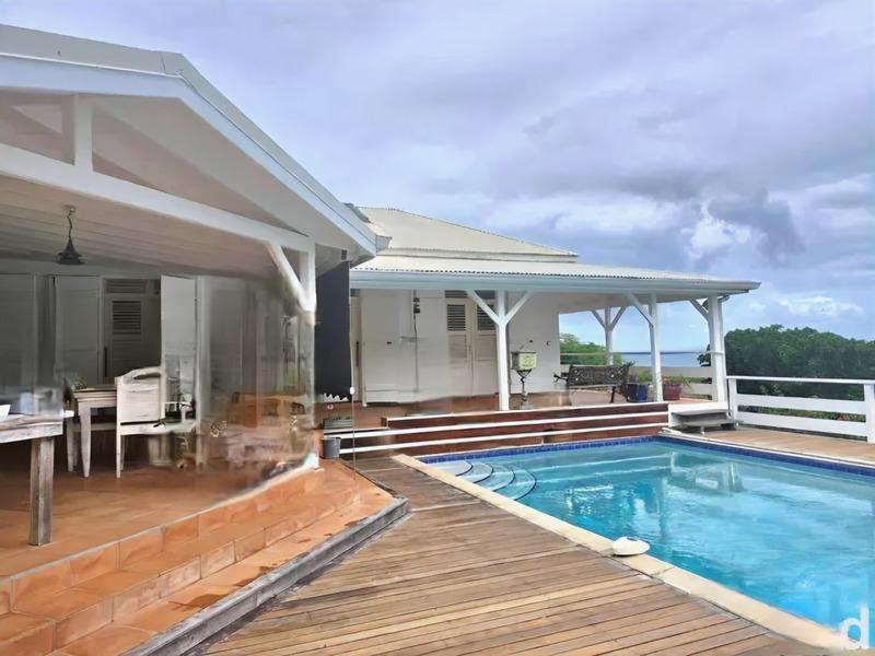 Villa - 256 m² - 6 pièces