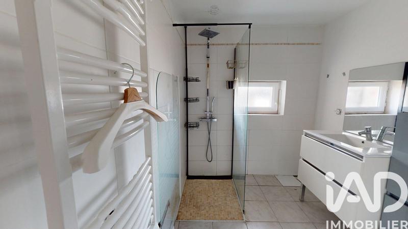 Maison - 185 m² - 8 pièces