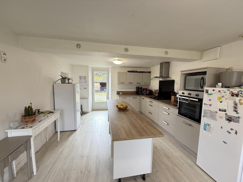 Maison - 145 m² - 8 pièces