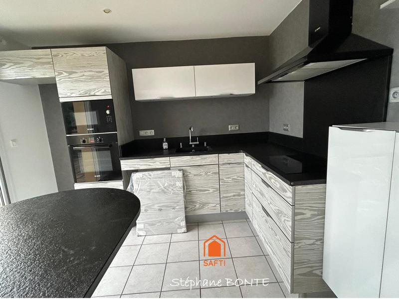 Maison - 148 m² - 8 pièces