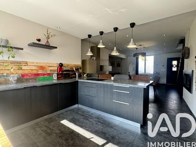 Maison - 140 m² - 5 pièces