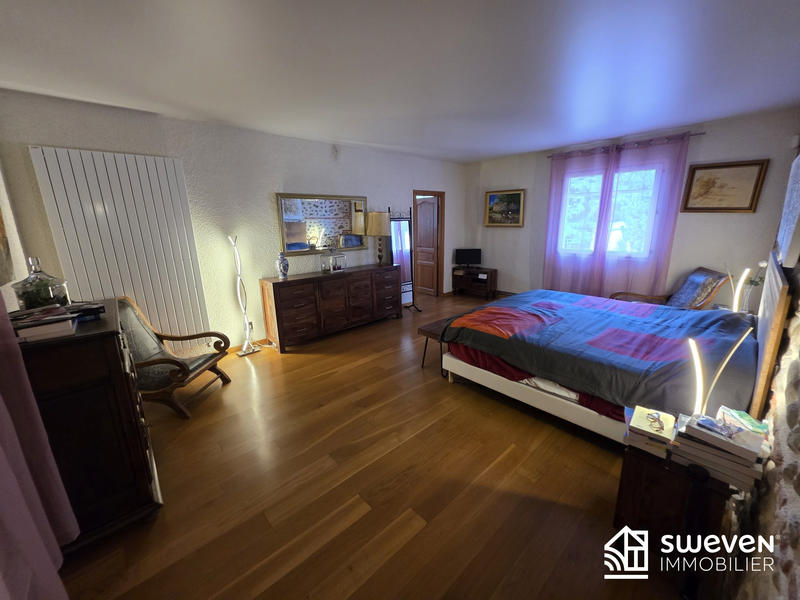 Mas - 360 m² - 10 pièces