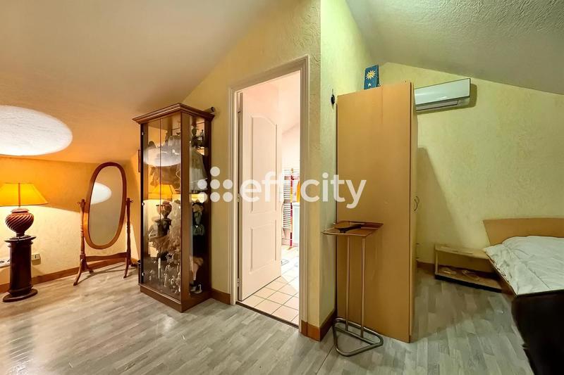 Villa - 195 m² - 8 pièces