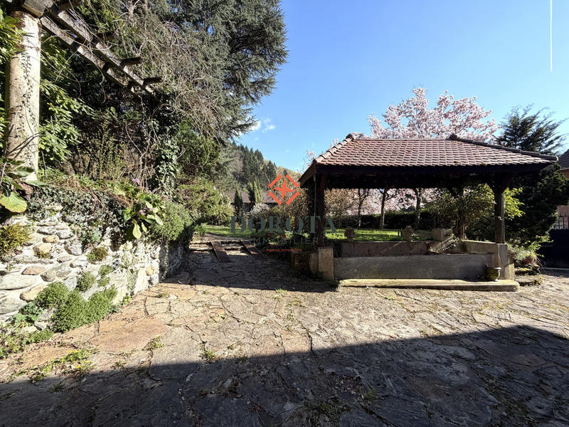 Maison ancienne - 216 m² - 9 pièces