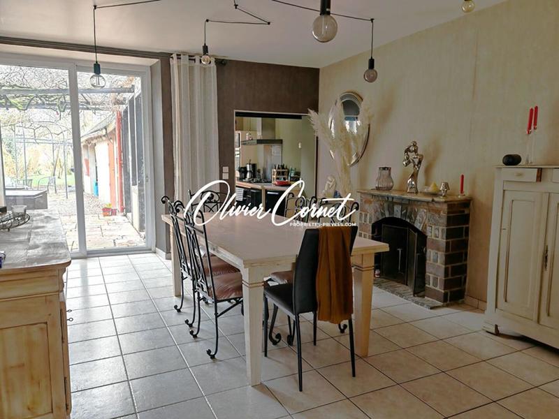 Maison - 209 m² - 6 pièces