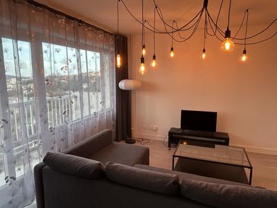 Appartement - 85 m² - 6 pièces