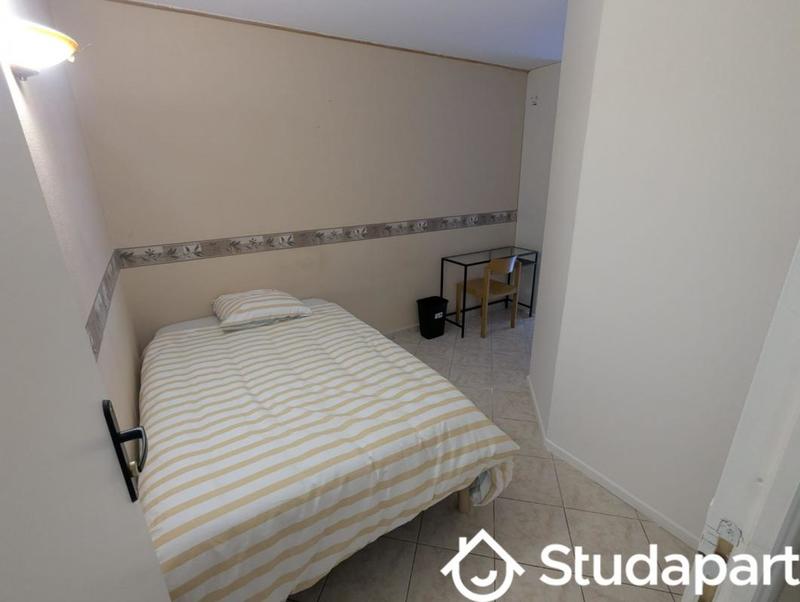 Chambre - 9 m² - 1 pièce