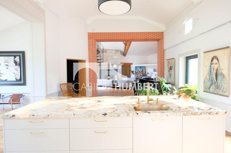 Maison - 380 m² - 9 pièces