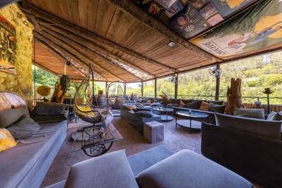 Maison - 459 m² - 10 pièces