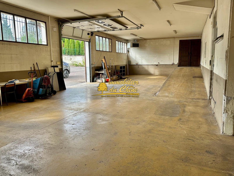 Immeuble - 1 890 m²