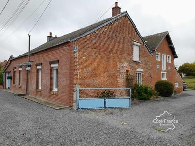 Maison - 93 m² - 4 pièces