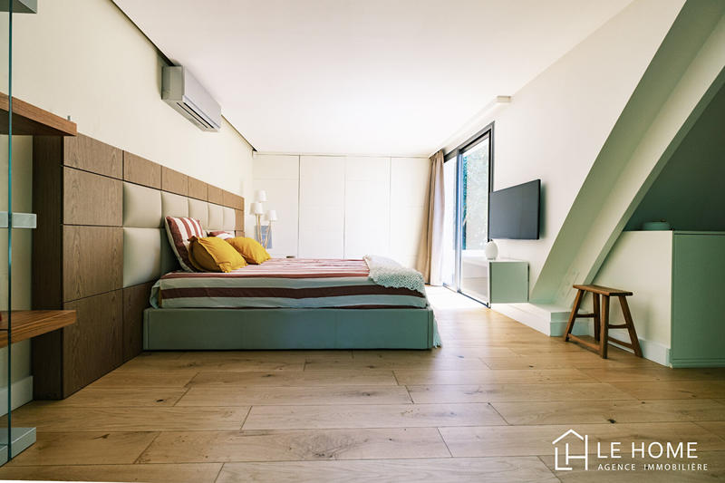 Maison - 260 m² - 7 pièces