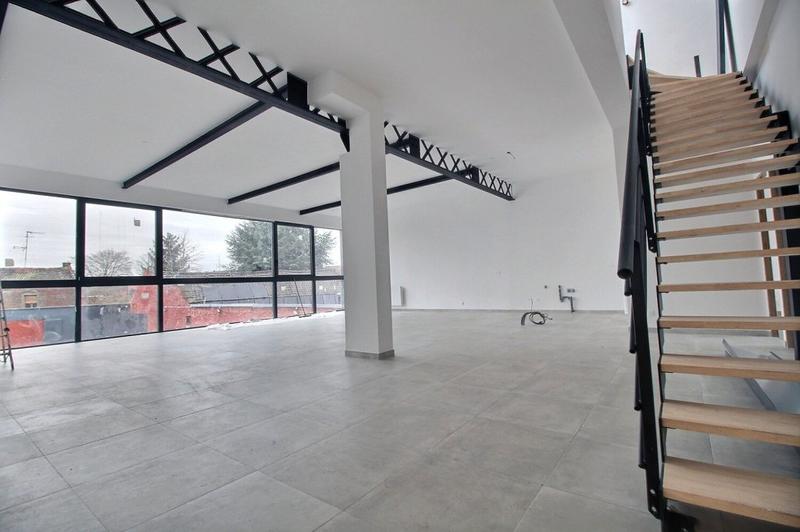 Loft - 148 m² - 4 pièces