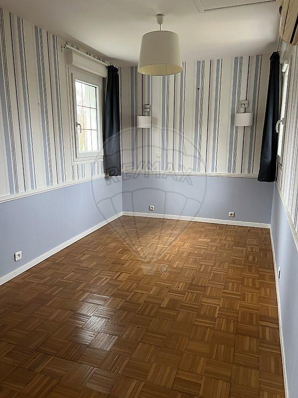 Maison - 293 m² - 10 pièces