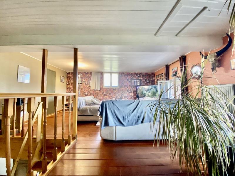 Maison - 279 m² - 9 pièces