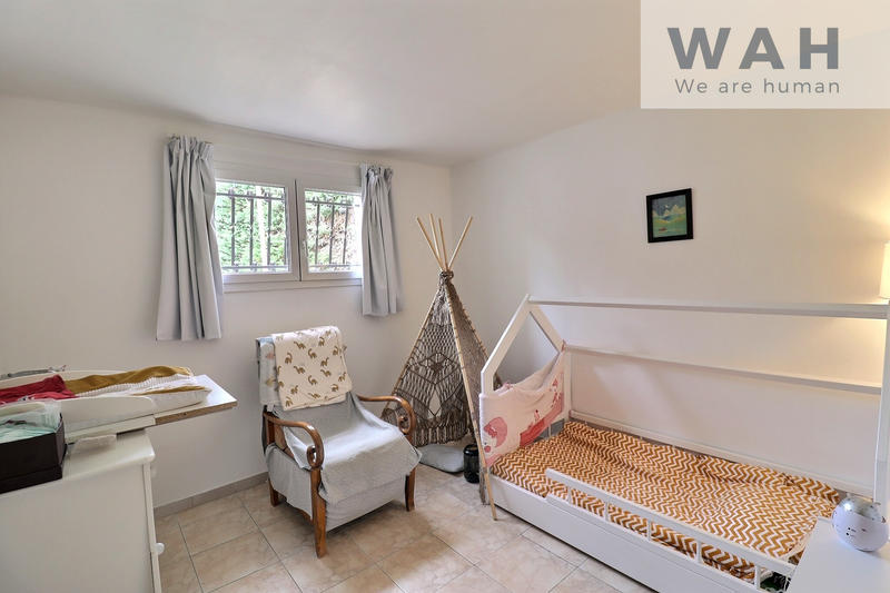 Maison - 205 m² - 7 pièces