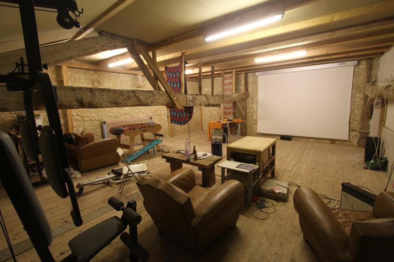 Maison traditionnelle - 455 m² - 10 pièces