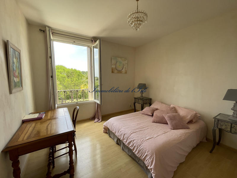 Maison - 285 m² - 8 pièces