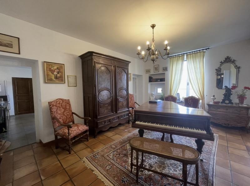 Maison - 180 m² - 6 pièces