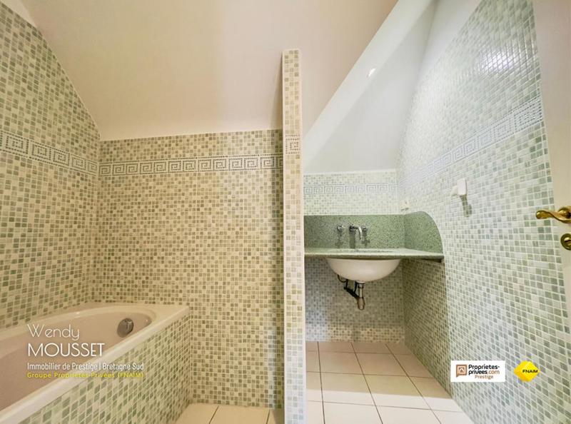 Maison - 285 m² - 8 pièces