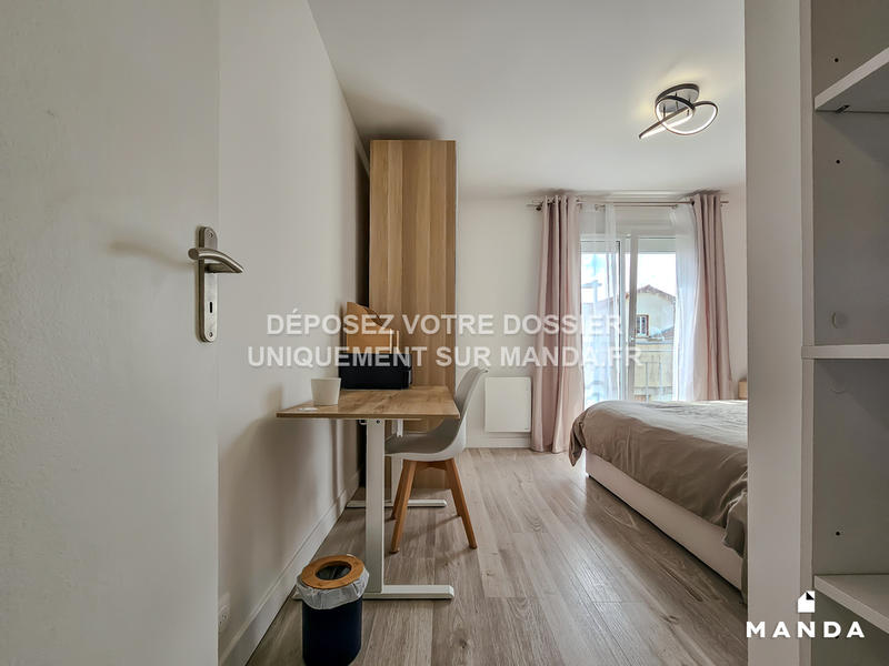 Chambre - 14 m² - 5 pièces