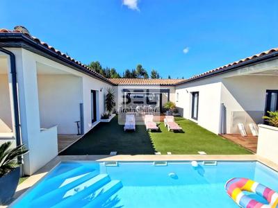 Maison - 205 m² - 7 pièces