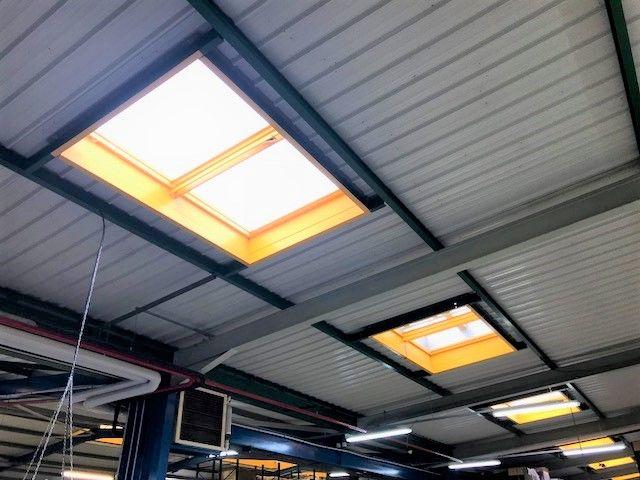 Local commercial - 4 000 m² - 20 pièces