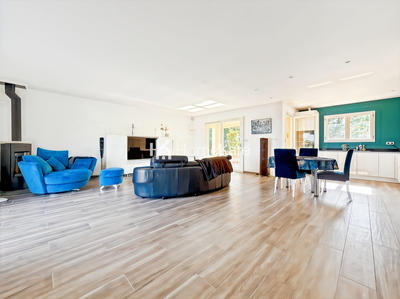 Maison - 140 m² - 5 pièces