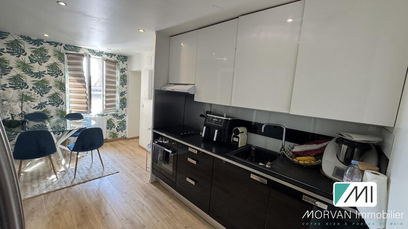 Maison - 165 m² - 14 pièces