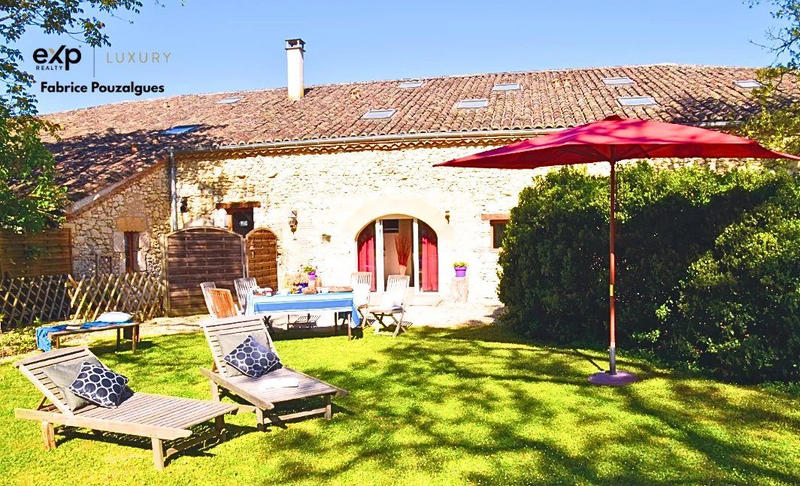 Maison - 715 m² - 29 pièces