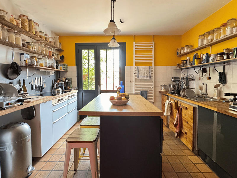 Maison - 220 m² - 7 pièces