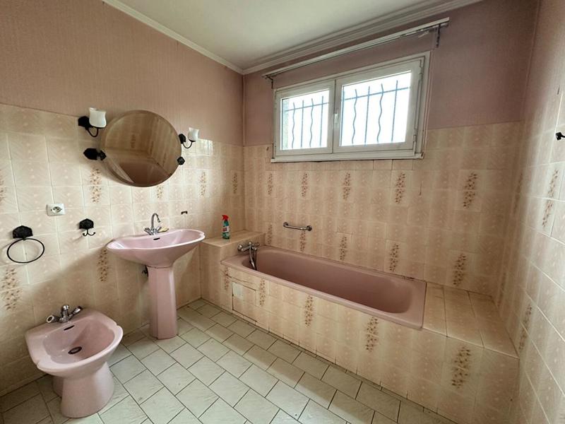 Maison - 198 m² - 7 pièces