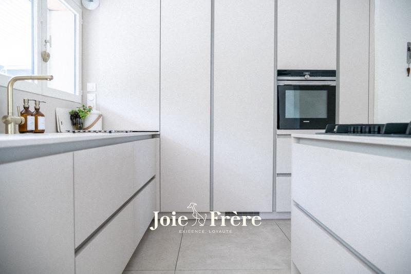 Maison ancienne - 221 m² - 8 pièces