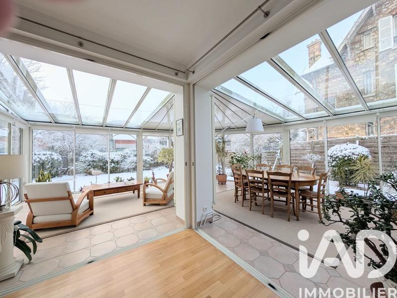 Maison - 237 m² - 8 pièces