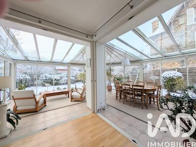 Maison - 237 m² - 8 pièces