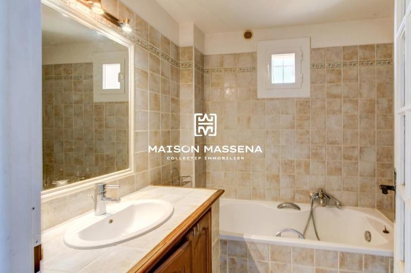 Appartement - 122 m² - 4 pièces