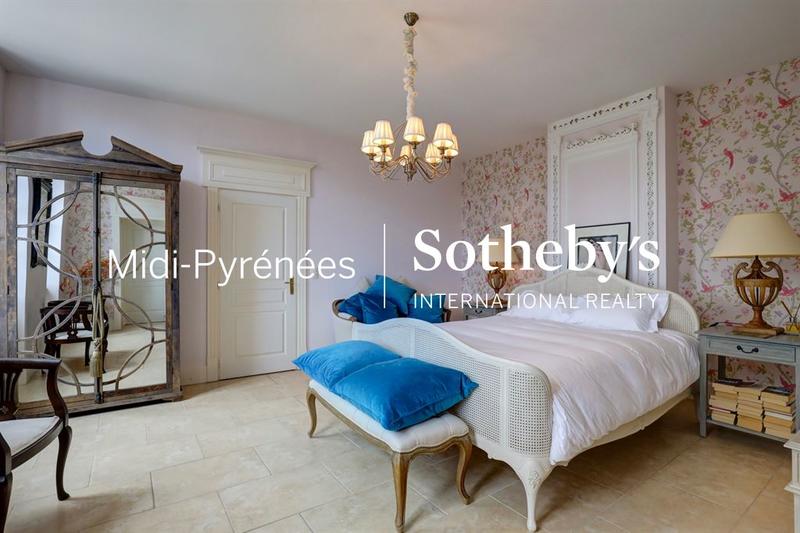 Maison de maîtres - 728 m² - 18 pièces