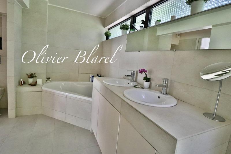 Maison d'architecte - 237 m² - 8 pièces