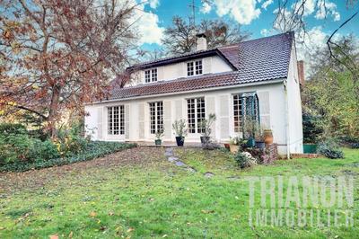 Maison - 174 m² - 9 pièces