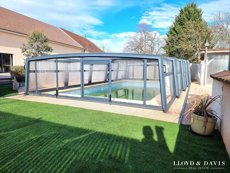 Maison - 180 m² - 5 pièces