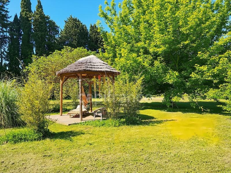 Maison - 628 m² - 9 pièces