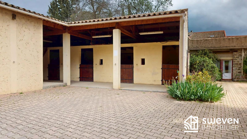 Maison - 512 m² - 12 pièces