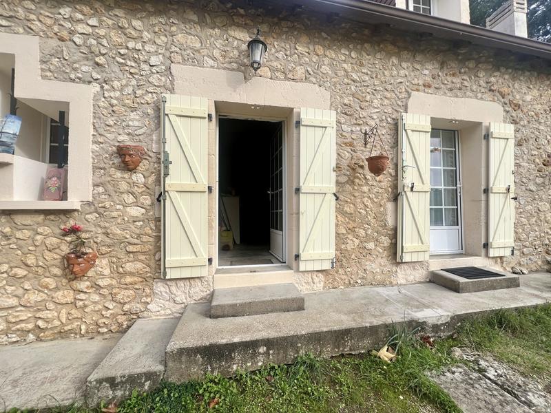 Maison - 286 m² - 10 pièces