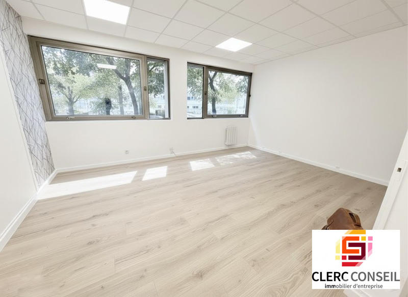 Bureau - 104 m²
