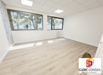 Bureau - 104 m²