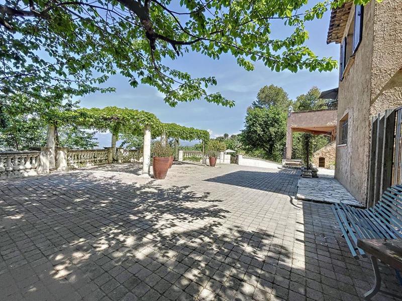 Maison - 314 m² - 7 pièces